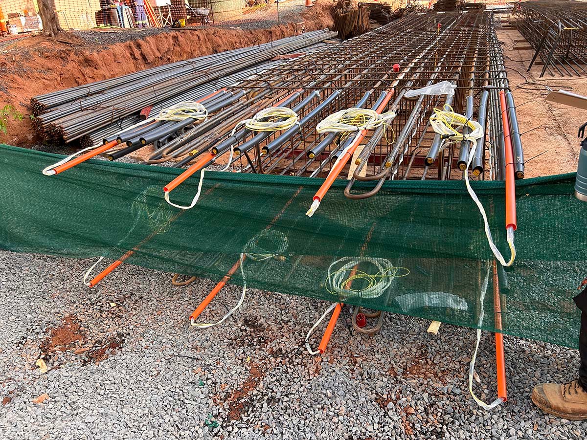 cbdcc01a7c5e4cc0-photo-web